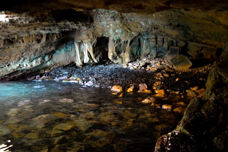 Σπηλιά Φιλοκτήτη-2 στη Λήμνο travelshare.gr