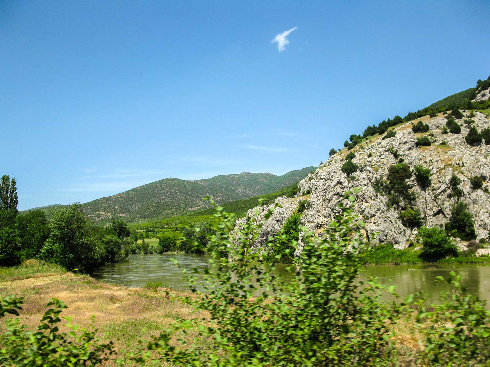 nature on the road to ohrid travelshare.gr Οχρίδα road trip