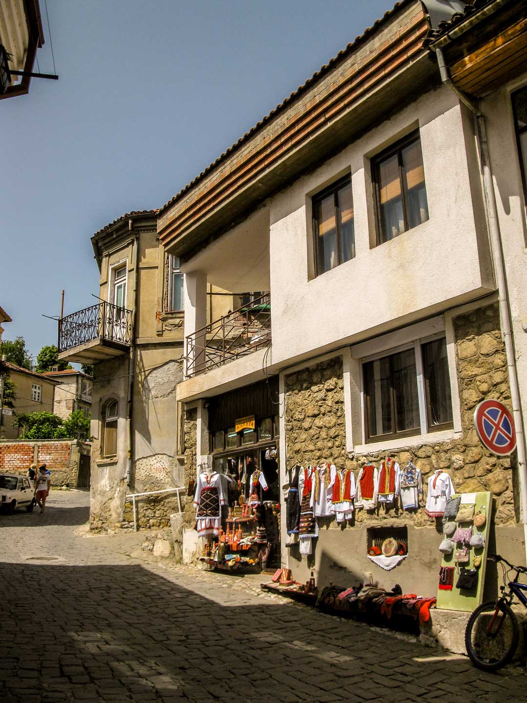 walking to old ohrid town travelshare.gr Οχρίδα road trip