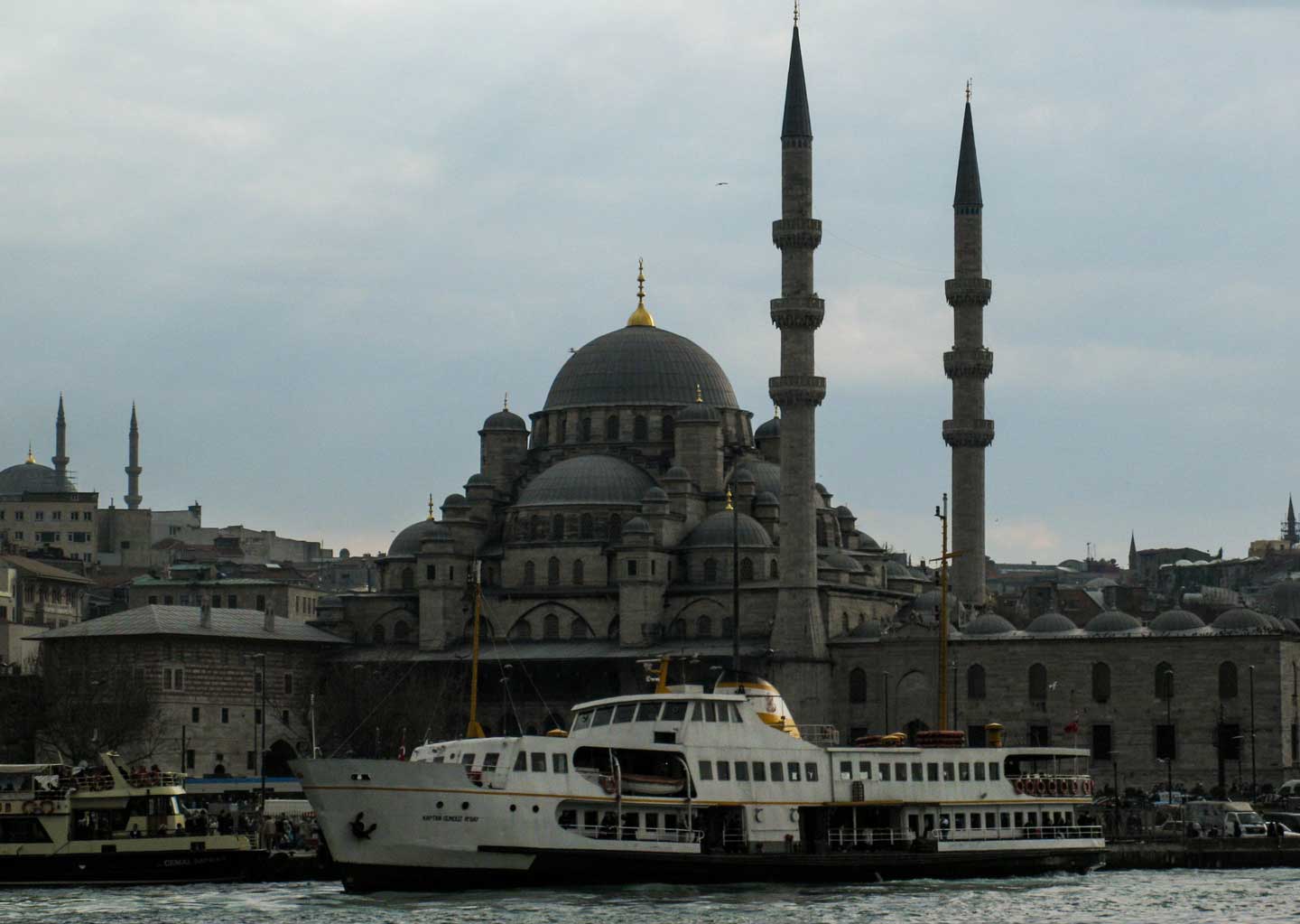 Γενί τζαμί, θέα απο το Βόσπορο Κωνσταντινούπολη