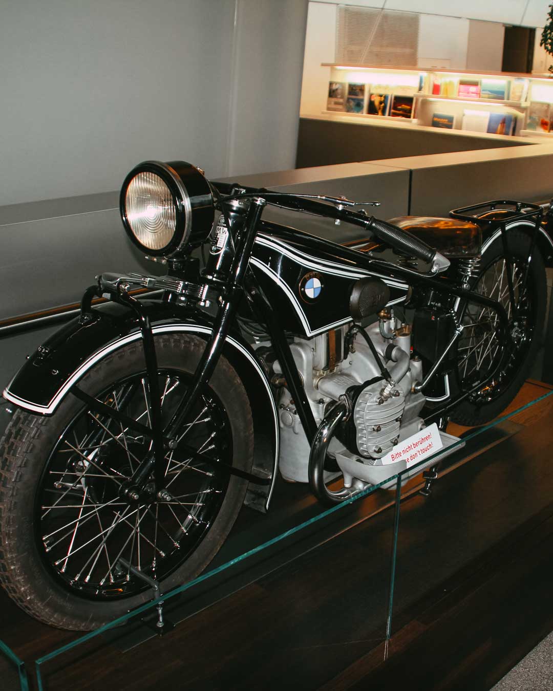 historic moto BMW travelshare.gr