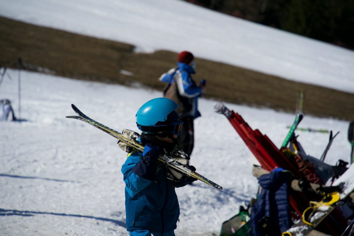 παιδί σκι ή snowboard