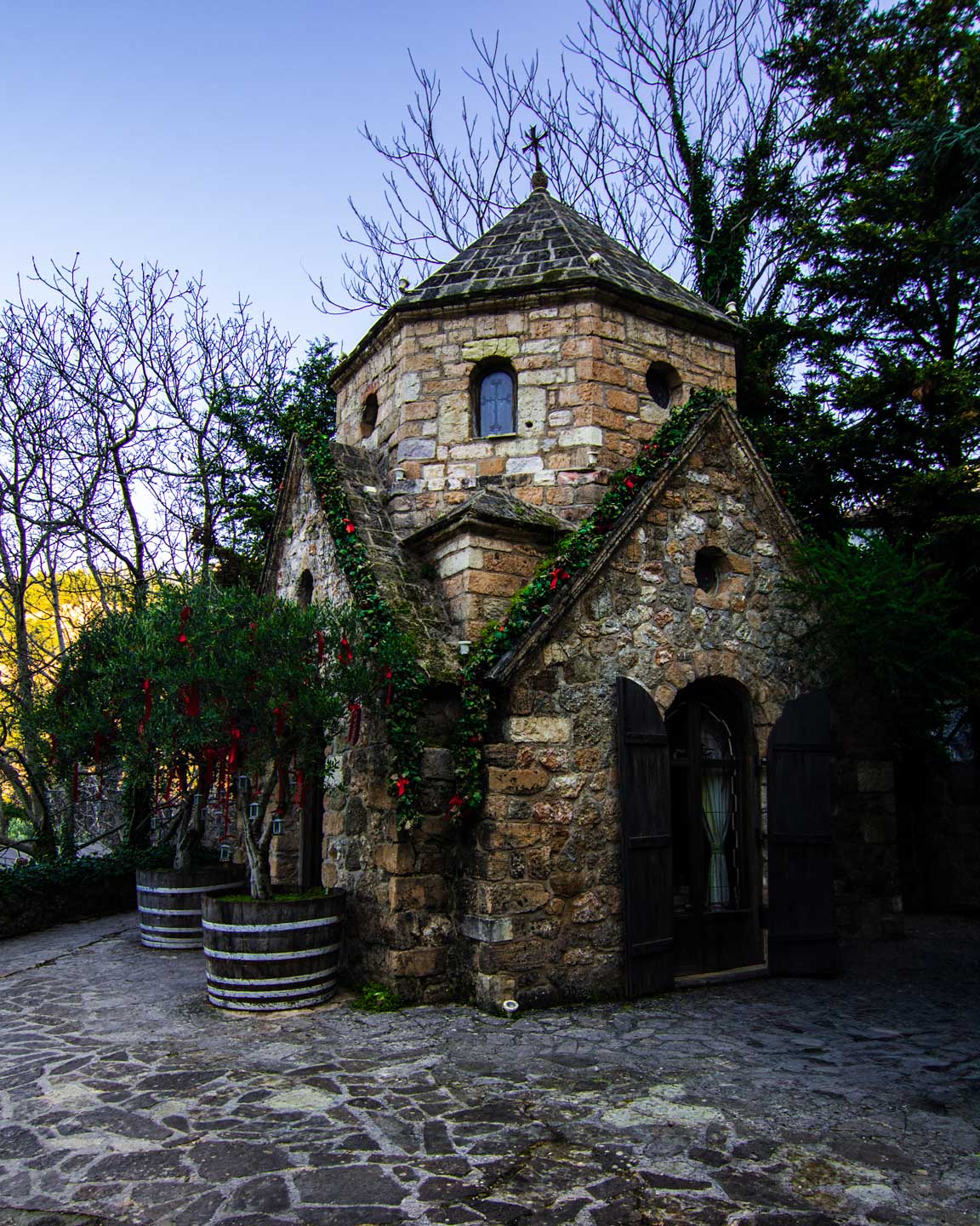 Area Synest Συνεβρό Αρμένικη εκκλησία - travelshare.gr