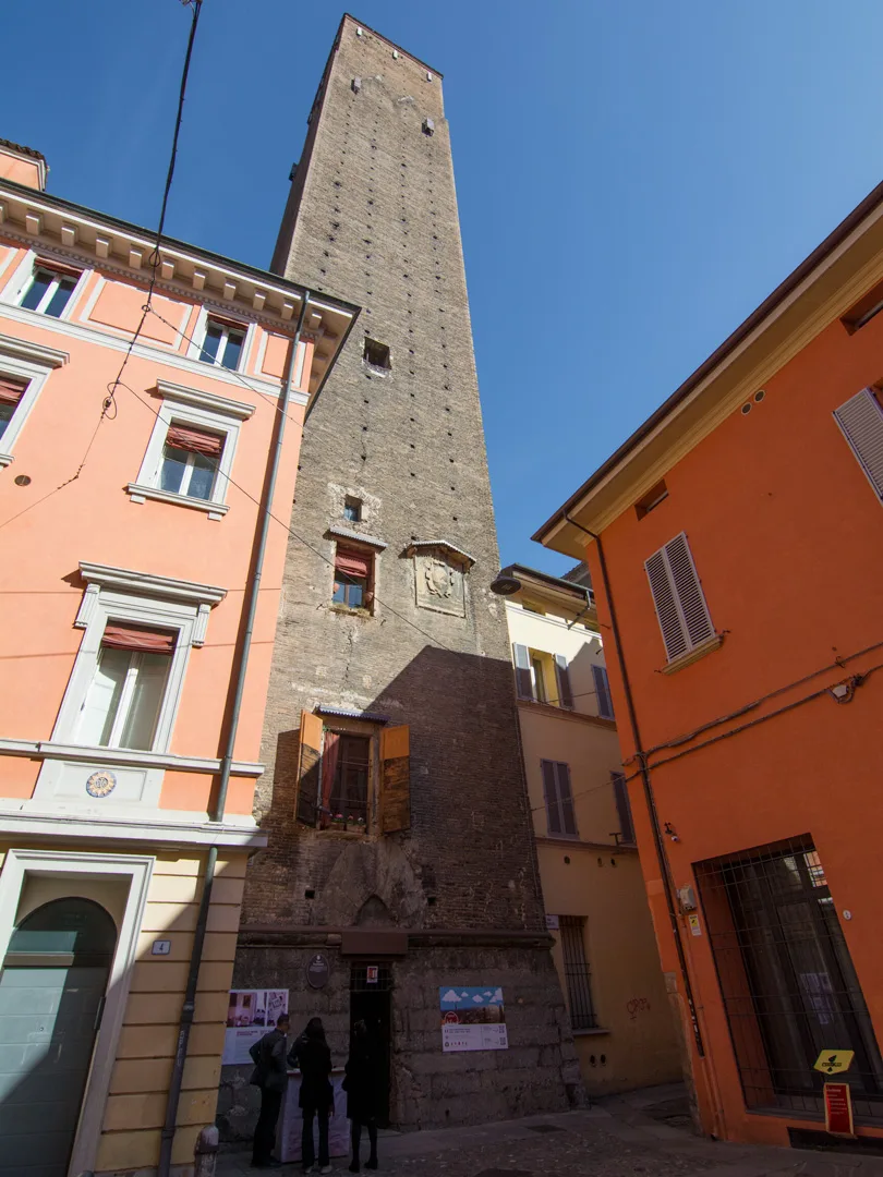 Πύργοι της Μπολόνια - travelshare.gr